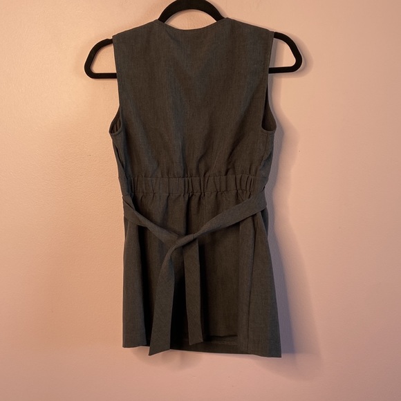 Motherhood - Embroidered, Sleeveless, V-neck, maternity top, Size Small - Picture 5 of 7